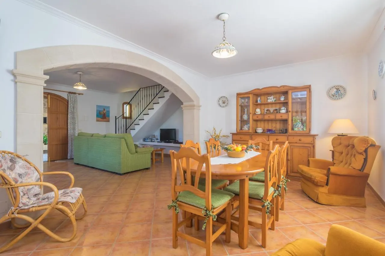 Can Tut Villa Campanet 0*,  Spain